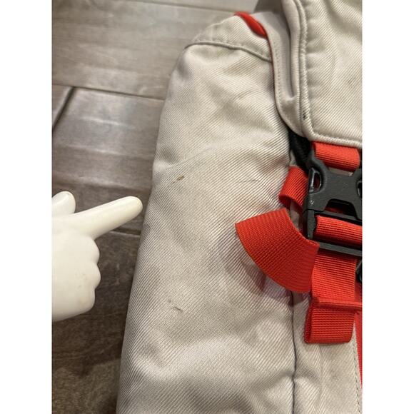 The North Face Light Gray Red PRE-HAB 28L Daypack Backpack - Picture 13 of 14